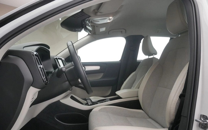 Volvo XC 40 cena 117899 przebieg: 59998, rok produkcji 2020 z Warszawa małe 211